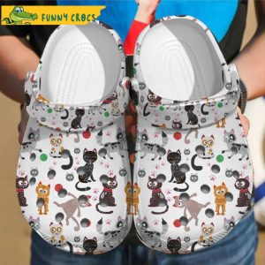 Funny Lovely Cats With Crocs