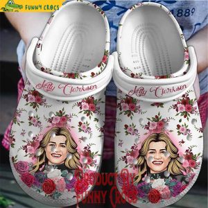 Kelly Clarkson Singer Crocs 1