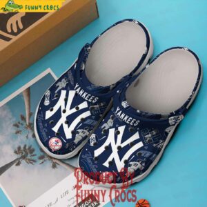 New York Yankees Logo Pattern Crocs 2