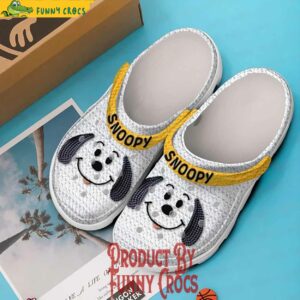 Snoopy Knit Effect White Christmas Crocs 2